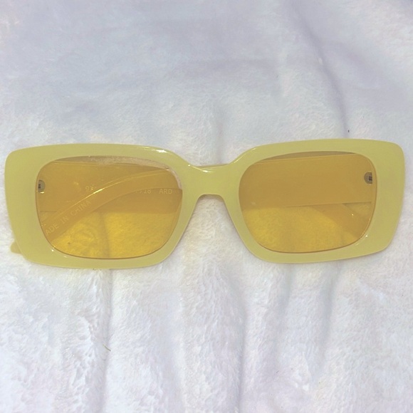 Yellow Retro Rectangular Sunglasses - Picture 3 of 4